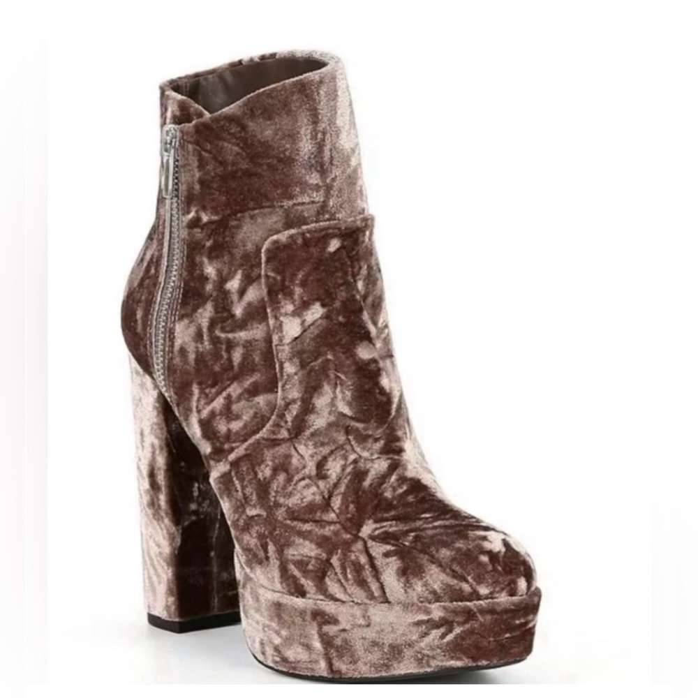 New! GIANNI BINI Didier Velvet
Platform Block Heel Booties Size 8.5 and 9